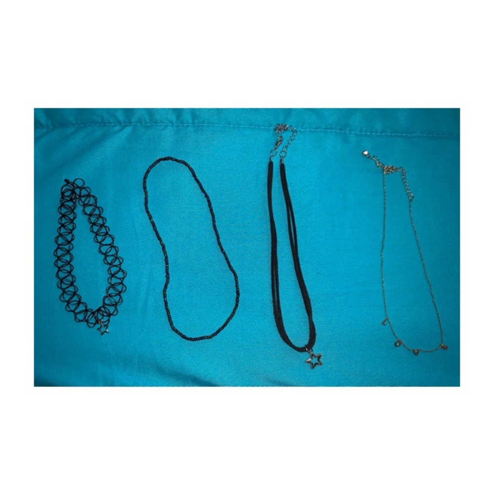 Four mixture of chokers